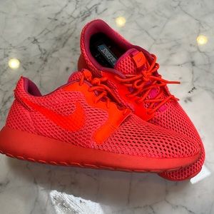 Nike Roshe One Hyper Breathe ‘Total Crimson’
